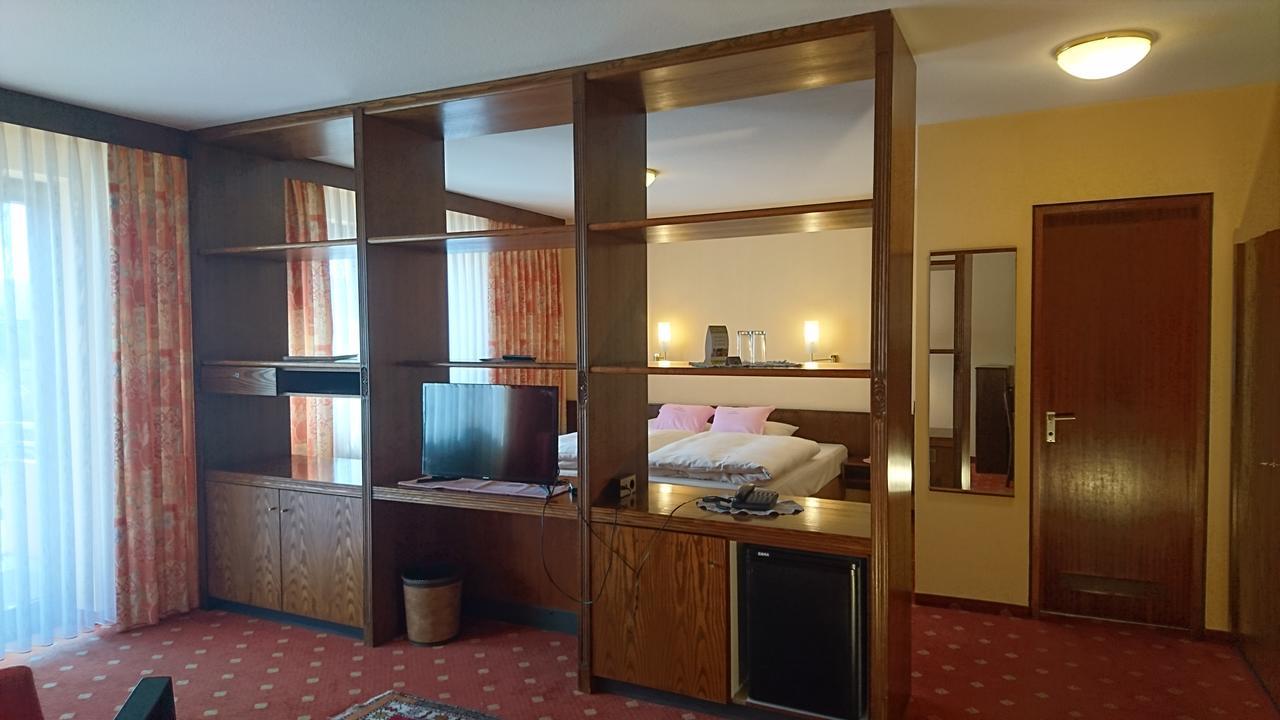 טובינגן Hotel Am Schoenbuchrand מראה חיצוני תמונה