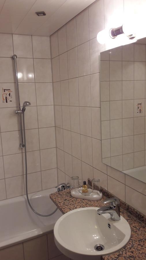 טובינגן Hotel Am Schoenbuchrand מראה חיצוני תמונה