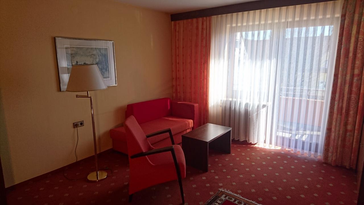 טובינגן Hotel Am Schoenbuchrand מראה חיצוני תמונה